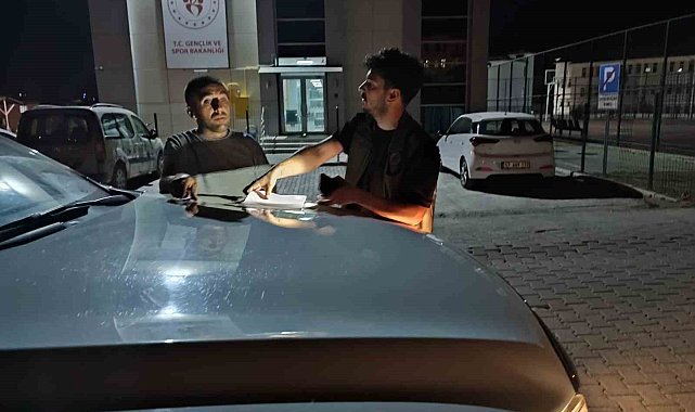 Sinop'ta yaralı halde bulunan leylek tedavi altına alındı