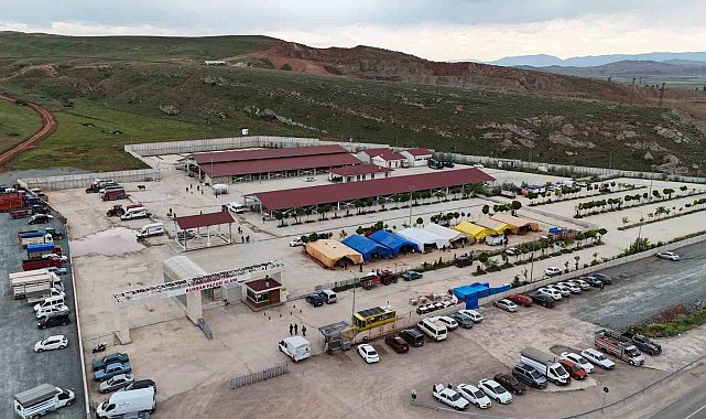 Sivas Belediyesi'nden modern kurban pazarı hizmeti