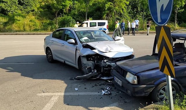 Sürücü camdan fırladı, o anlar güvenlik kamerasına yansıdı