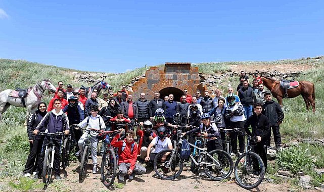 Tarihe pedallayarak ulaşıldı: Çobandede tabyasında anlamlı buluşma