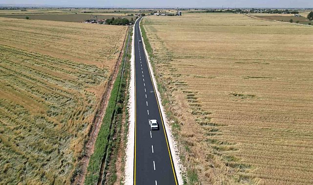 Tarihi ilçedeki yol ilk defa sıcak asfaltla buluştu