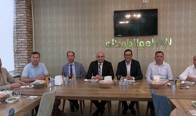 Tavşanlı muhtarlarından Kaymakam Baskın'a duygusal veda