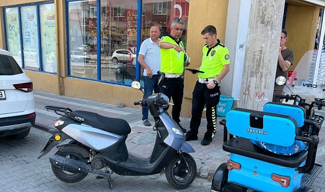 Tavşanlı'da motosikletler çarpıştı, 1 yaralı