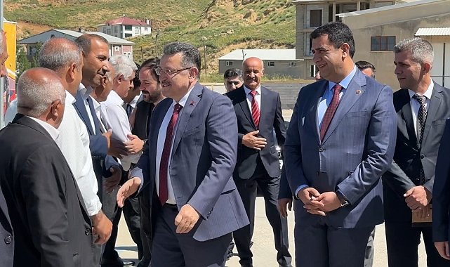 Trabzon Büyükşehir Belediye Başkanı Genç, Yüksekova'da