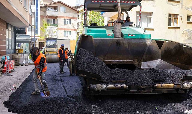 Ümraniye Belediyesi'nden 182 bin ton asfalt serimi