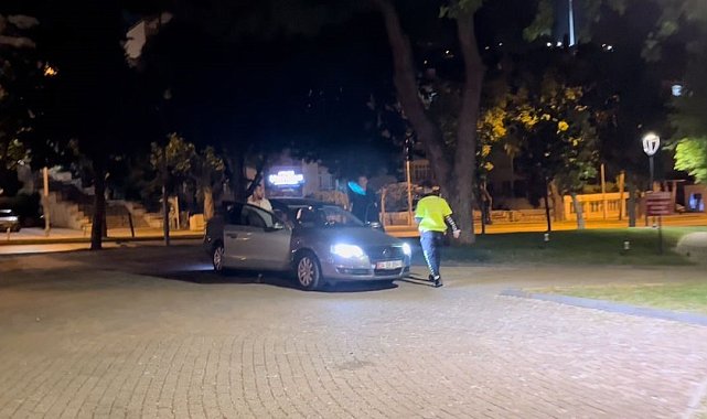 Uygulamayı görünce kaldırıma çıktı, yine kaçamadı