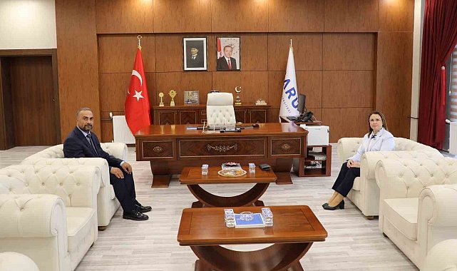 Vali Nurtaç Arslan, Rektör Akkaya'yı ziyaret etti