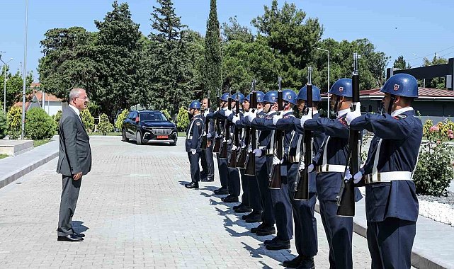 Vali Toroman, Jandarma Teşkilatını ziyaret ederek 186'ncı kuruluş yıldönümünü kutladı