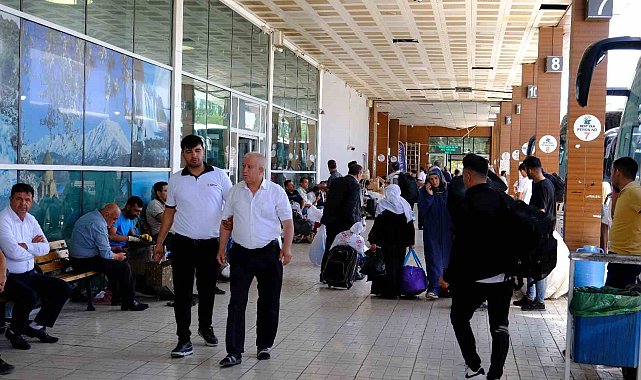 Van'daki İranlılar: "Biz harp var diye kaçmıyoruz"