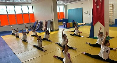 Yeni Spor Salonu'nda başlayan artistik cimnastik antrenmanları yoğun ilgi görüyor