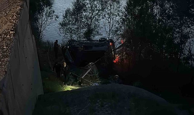 Yoldan çıkan minibüs Kızılırmak'a uçtu, 4 yaralı