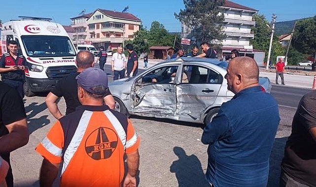 Zonguldak'ta trafik kazası: 1'i çocuk 4 yaralı
