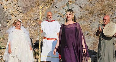 Bozcaada'da "Ozanın Günü ve Homeros Okuması" 24'üncü kez edebiyatseverlerle buluştu