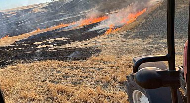 Eskişehir'de otluk alanda çıkan yangın ormana sıçramadan söndürüldü