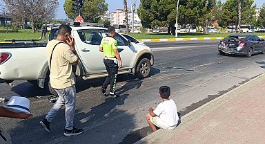 Kazada babasının otomobilinin halini gören küçük çocuk gözyaşlarını tutamadı