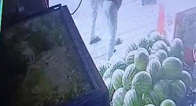 Sipariş verdiği marulu beğenmeyen müşteri, market çalışanı çocuğu darp etti