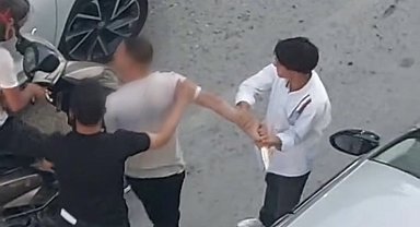 Van'da trafikte bıçaklı kavga