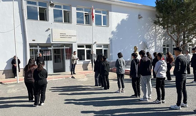 Evren ilçesindeki okullarda deprem tahliye tatbikatı yapıldı