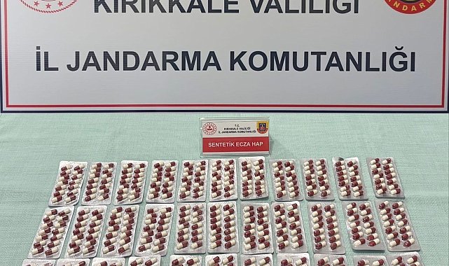 Kırıkkale'de şüpheli şahısların üzerinden uyuşturucu hap ele geçirildi