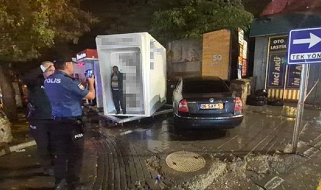 Muş'ta direksiyon başında sara nöbeti geçiren sürücü ATM'ye çarptı