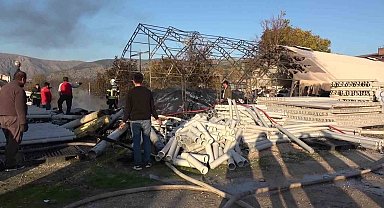 Amasya'da plastik malzeme dolu depo yandı, yükselen dumanlar metrelerce öteden görüldü