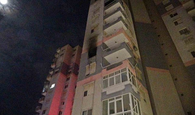 Antalya'da 15 katlı binadaki daire alev alev yandı: 1 yaralı