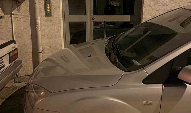 Apartman önüne park edilen araç yüzünden vatandaş evine giremedi