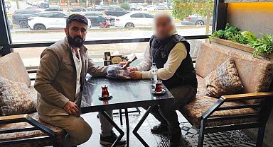 Babasından aldığı öğütle taksisinde unutulan 230 bin lirayı sahibine teslim etti