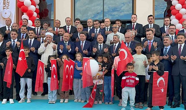 Bakan Yılmaz Tunç: "Deprem davalarında adaletin eşit şekilde tecelli etmesi için çalışmalarımız devam ediyor"