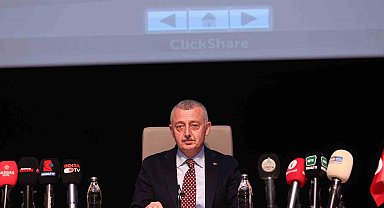 Başkan Büyükakın'dan zor soru: "Küçücük kaymayı bile tespit edemeyen İzmit Belediyesi, metroyu nasıl tespit etti?"