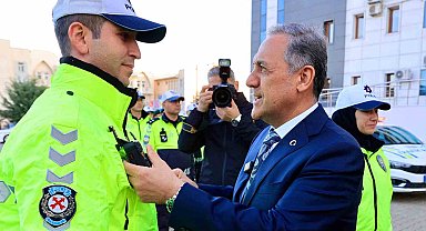 Bingöl'de trafik ekiplerine yüz tanıma sistemine sahip 90 yaka kamerası tahsis edildi