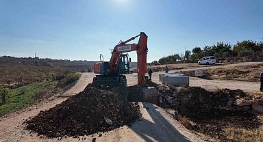 Bozova'da deforme olan yol yenileniyor