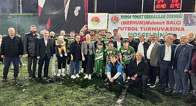 Bursa Erbaa'lılar Derneği, Merhum Mahmut Balcı Anısına Düzenlenen Halı Saha Turnuvasının Finalini Gerçekleştirdi