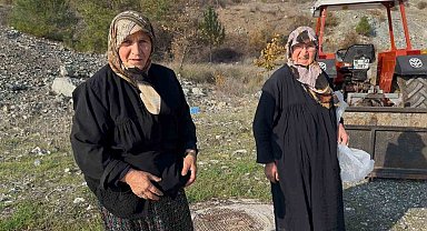 Bursa'da iki yaşlı kadın gençlere taş çıkartıyor