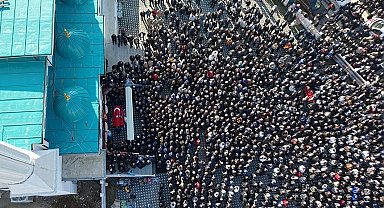 Bursalı şehit binbaşıyı binlerce kişi uğurladı