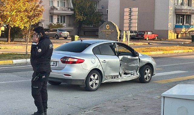 Erzincan'da trafik kazası: 2'i çocuk 4 yaralı