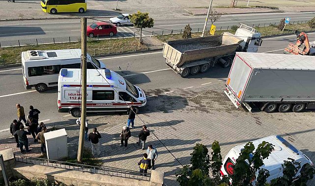 Iğdır'da polis minibüsü kaza yaptı: 7 yaralı