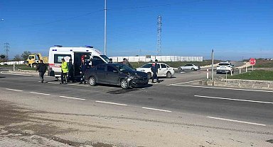 İpsala'da iki otomobil çarpıştı: 8 yaralı