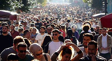 İstihdam oranı yüzde 49,0, işgücüne katılım yüzde 53,5 olarak açıklandı