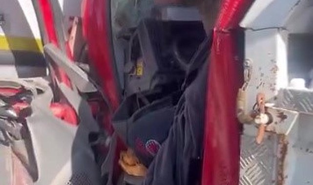 Kamyonet tıra arkadan çarptı: 3 yaralı