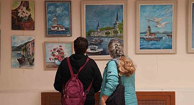 Kartal'da açılan "Atölye No 10 Karma Yağlı Boya Resim Sergisi" ziyaretçilerini bekliyor