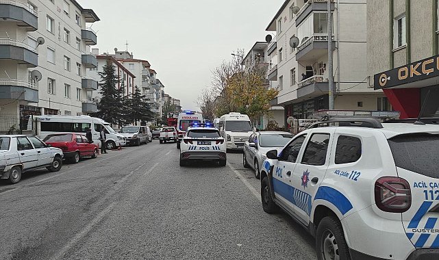 Kendini kilitlediği evini ateşe verdi