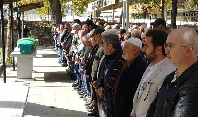 Kütahyalı UNESCO'nun "Yaşayan İnsan Hazinesi" Hamza Üstünkaya son yolculuğuna uğurlandı