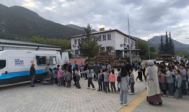 Osmaniye'de öğrencilere sıcak çorba ikramı