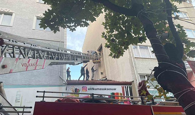 Polisten kaçmaya çalışırken baca boşluğuna sıkıştı