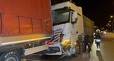 Samsun'da tırlar çarpıştı: 1 yaralı