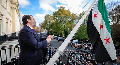 Suriye'nin Londra Büyükelçiliği 13 yıl sonra yeniden açıldı