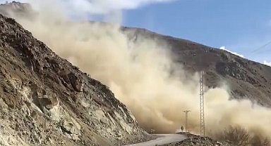 Tehlike oluşturan kayalar dinamit ile temizlendi