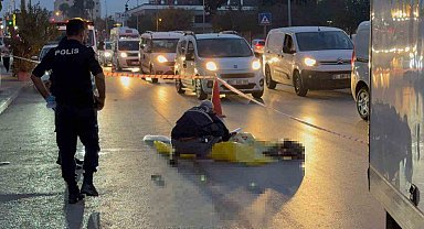 Yolun karşısına geçerken kamyonun çarptığı yaşlı adam öldü