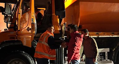 3 bin rakımlı Karabet Geçidi'nde kar yağışı etkili oldu